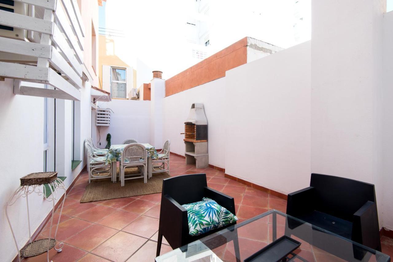 Center Location & Parking Free Apartment With Largeterrace & Bbq Málaga Esterno foto