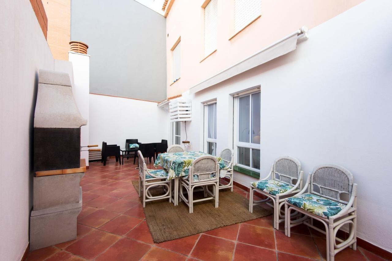 Center Location & Parking Free Apartment With Largeterrace & Bbq Málaga Esterno foto