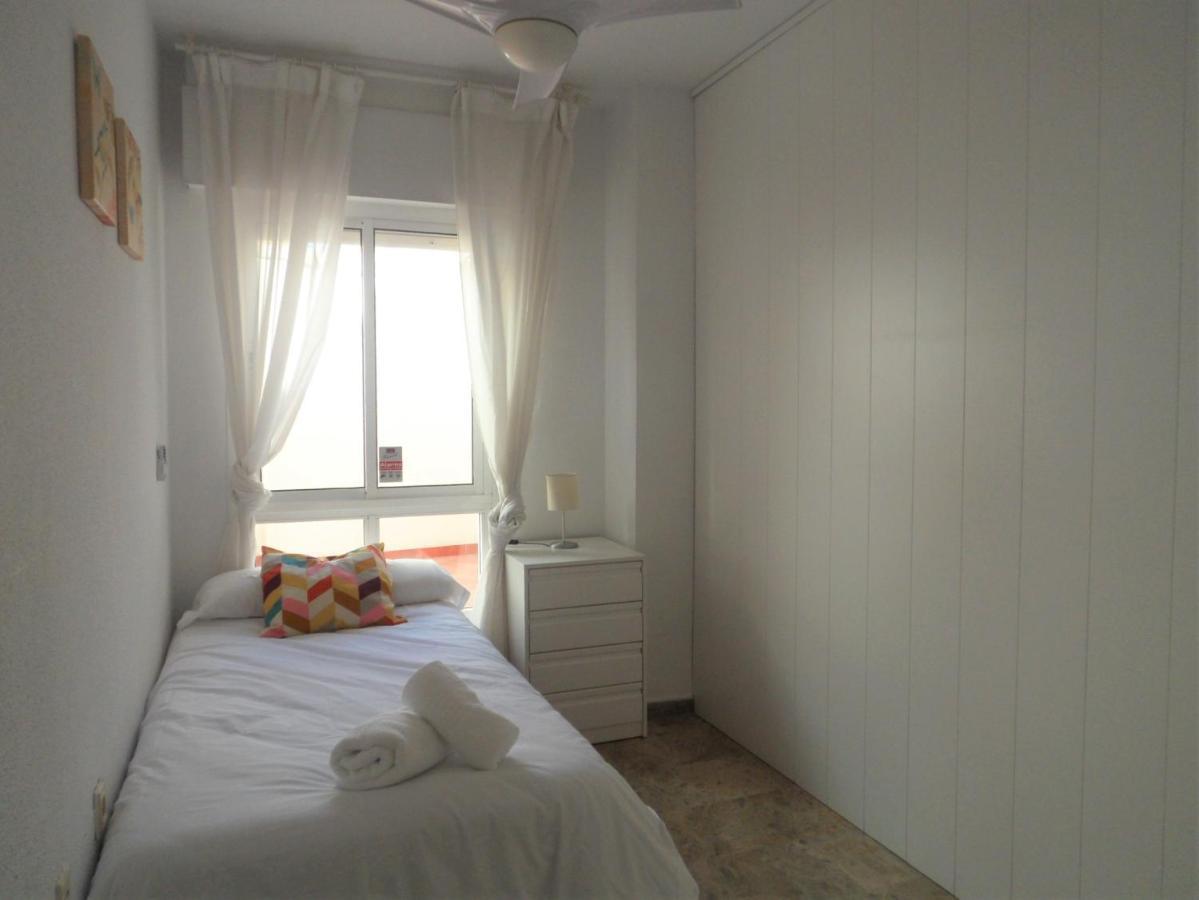 Center Location & Parking Free Apartment With Largeterrace & Bbq Málaga Esterno foto